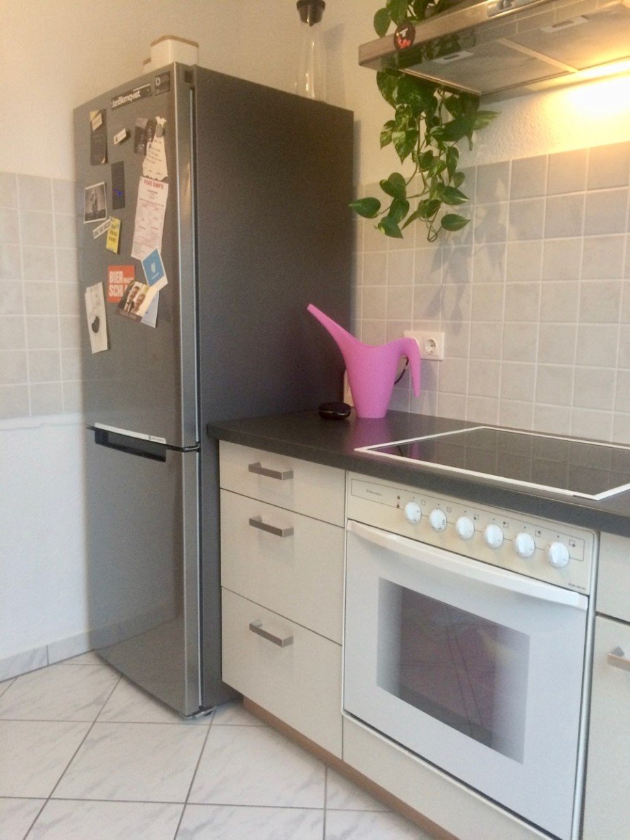 K�che mit EBK (K�hlschrank gegen Abstand!) Dachgeschosswohnung Erzhausen