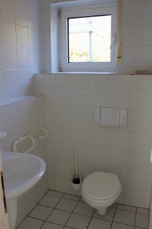 G�ste WC im Eingangsbereich *3,5 Zimmer Maisonette Wohnung mit EBK und 2 Balkonen*