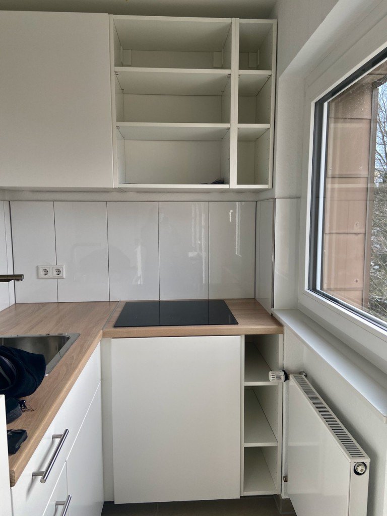 K�che mit EBK Darmstadt Etagenwohnung *Frisch renoviertes Single Appartement mit EBK und Balkon*