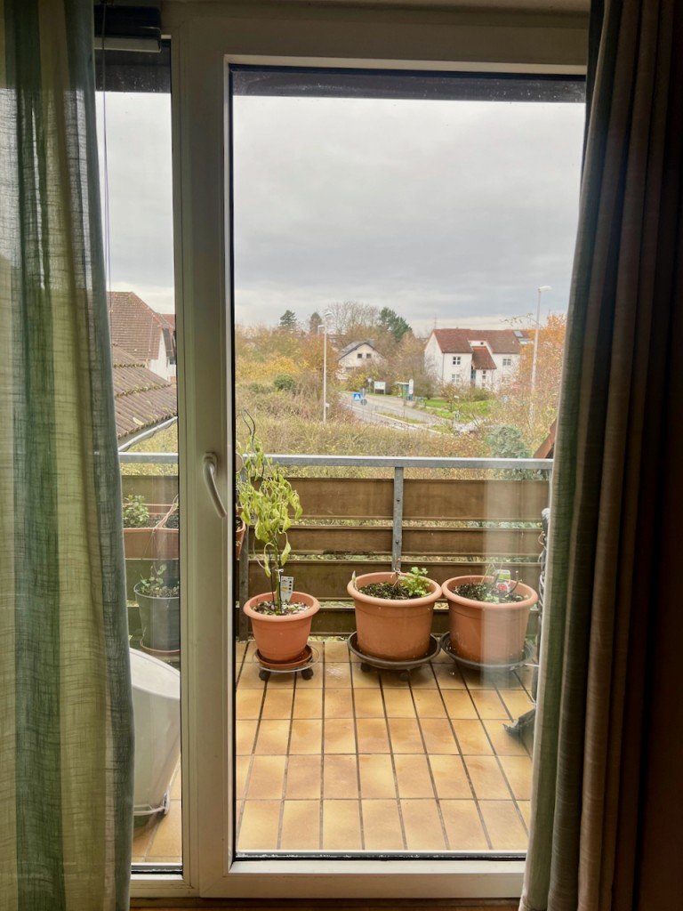 Ausblick Balkon Weiterstadt Racano Immobilien Weiterstadt Dachgeschosswohnung G�nstige Gelegenheit!