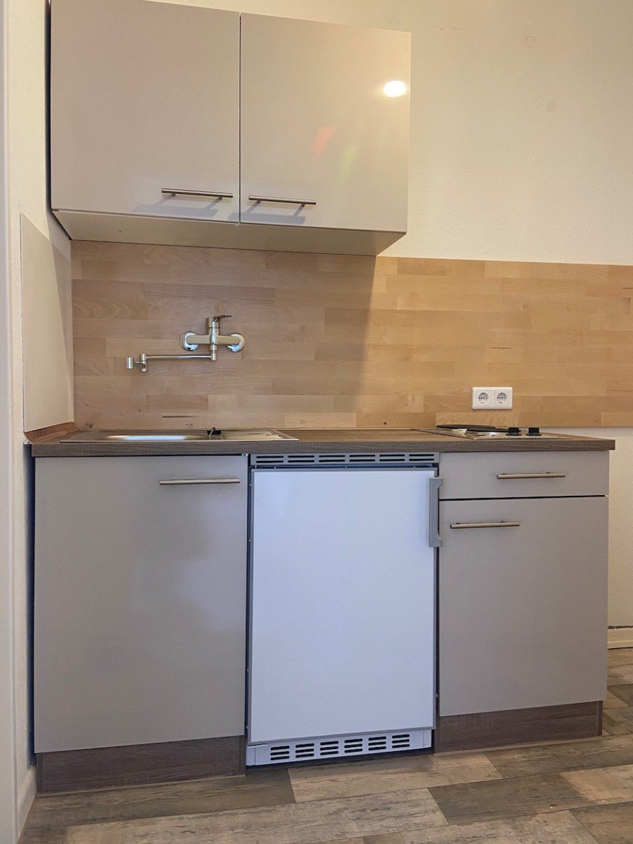 neue Single-K�che Etagenwohnung Darmstadt
