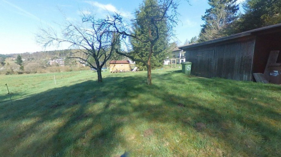 Grundst�ck hinten Mehrfamilienhaus Grasellenbach