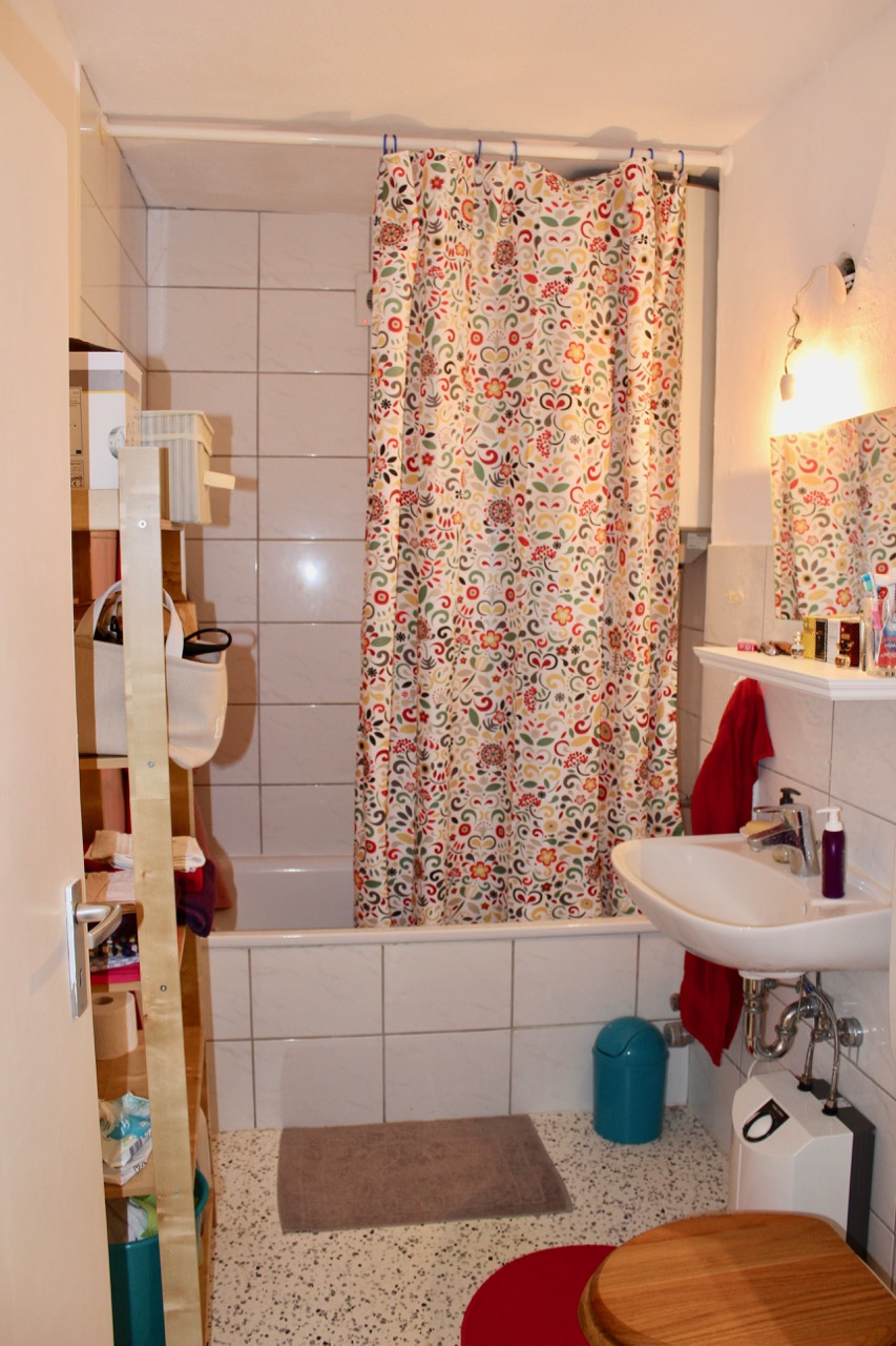 Badezimmer mit Badewanne Etagenwohnung Darmstadt