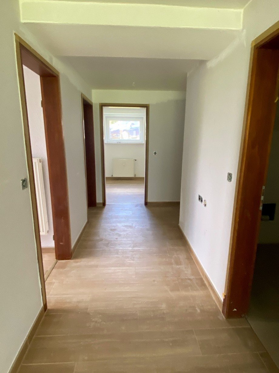 Flur Souterrainwohnung Ro�dorf