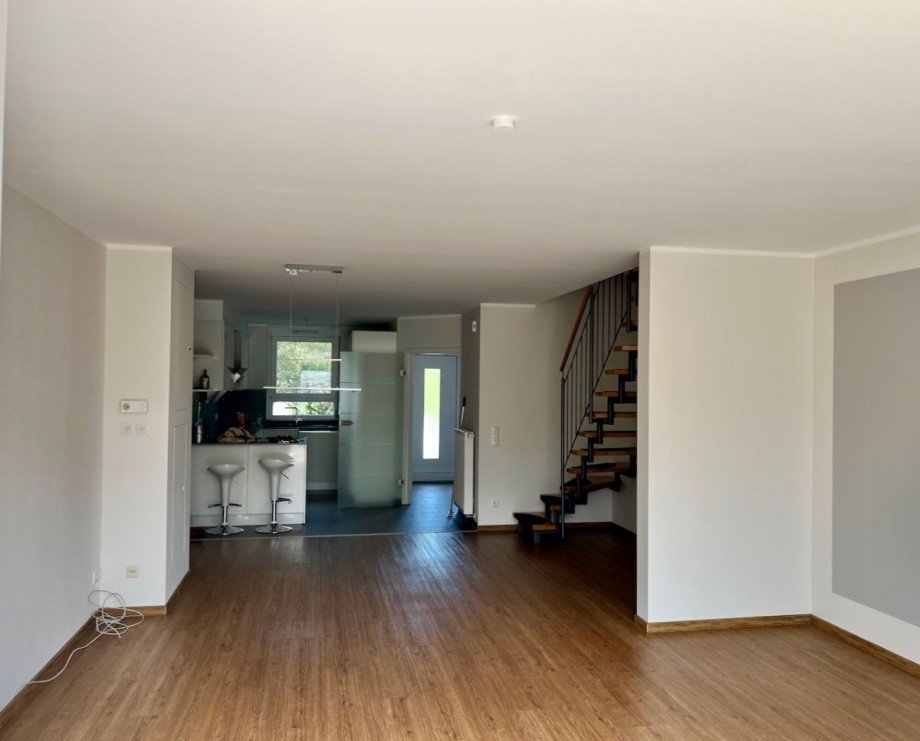 Wohnbereich mit Zugang zur K�che Reihenmittelhaus Darmstadt