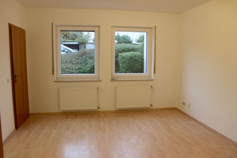 Wohnzimmer mit K�che Ro�dorf Maisonettewohnung *Singletraum! Kleines 2-Raum-Reihenhaus in Ro�dorf*