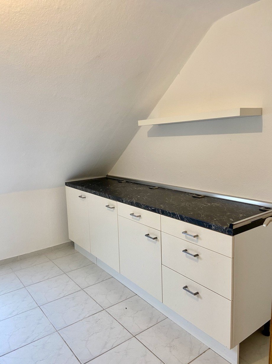 K�che mit EBK Dachgeschosswohnung Weiterstadt