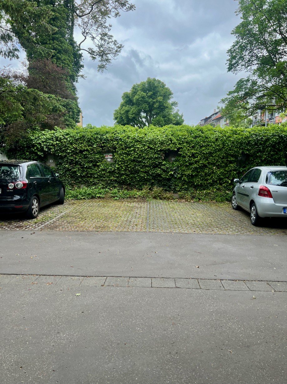 Stellplatz_Racano Immobilien Dachgeschosswohnung Darmstadt