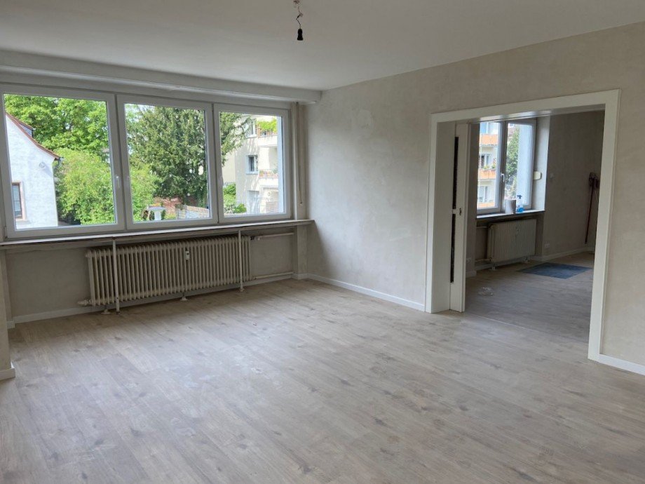 Wohnzimmer mit angrenzendem Esszimmer Etagenwohnung Darmstadt