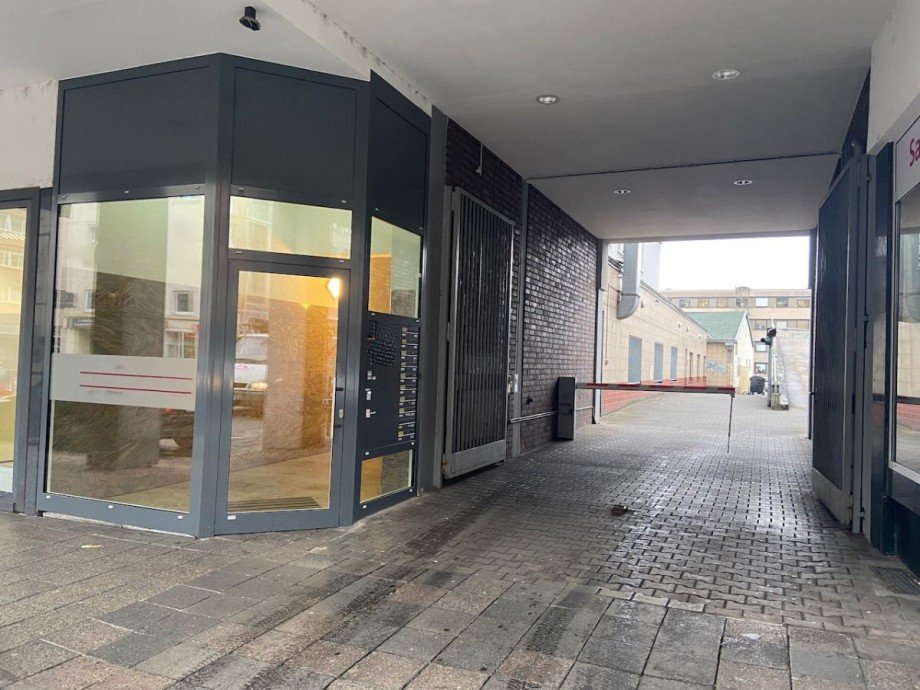 Ansicht - Hauseingang/ Zufahrt Stellplatz Penthousewohnung Darmstadt