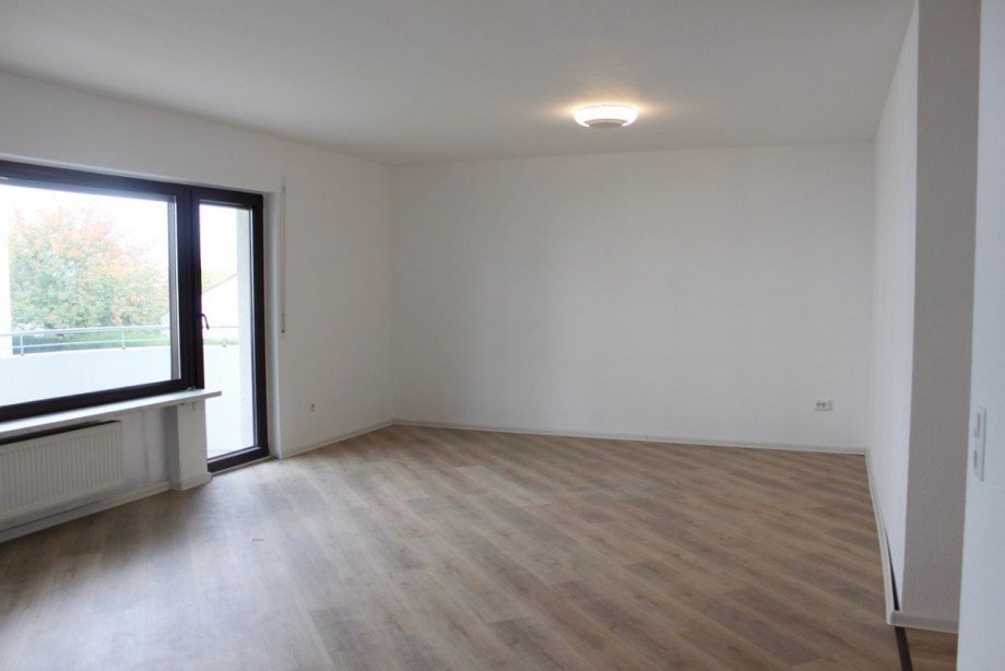 Wohnzimmer mit Westbalkon Erdgeschosswohnung Ro�dorf
