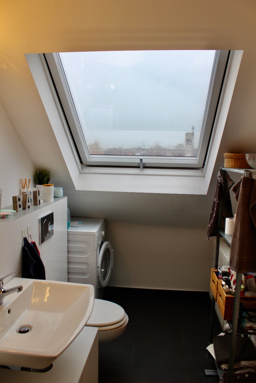 Badezimmer mit WM Anschluss Dachgeschosswohnung Darmstadt