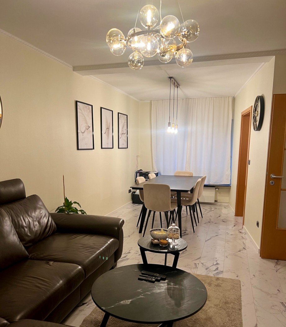 Wohnzimmer mit Essbereich Etagenwohnung Sulzbach