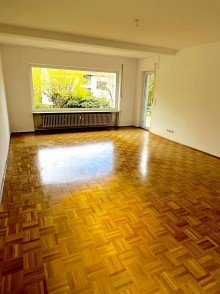 Wohnzimmer Paulusviertel! Gro�z�gige 4,5 Zimmer Wohnung mit Garten!