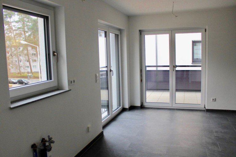Essbereich mit Zugang zum Balkon Darmstadt Etagenwohnung *NEUBAU* Schlichte Eleganz - moderne 3 ZKB mit Balkon in Eberstadt