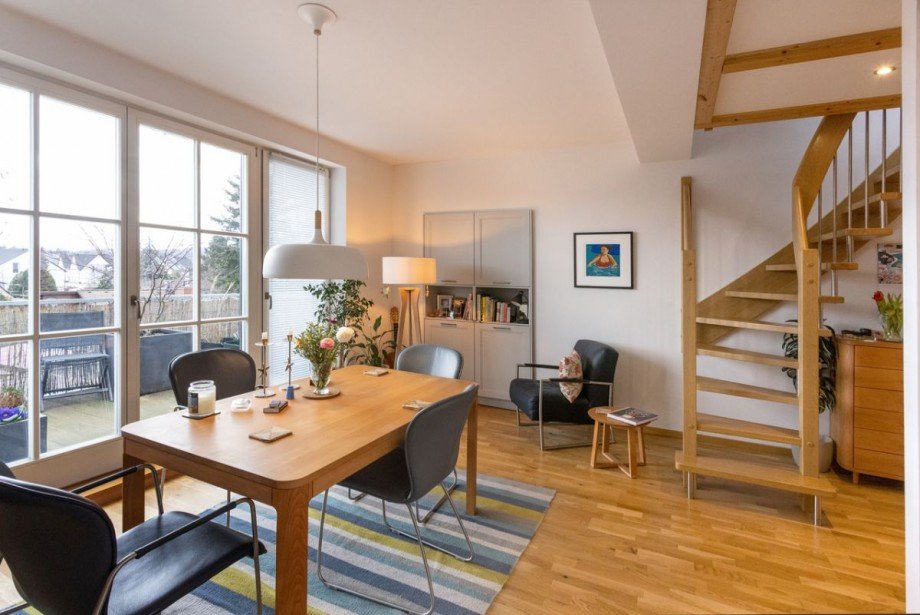 Wohnk�che mit Zugang zum Balkon Dachgeschosswohnung Darmstadt