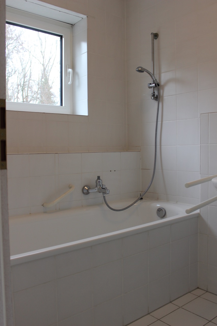 Bad mit Badewanne Etagenwohnung Darmstadt