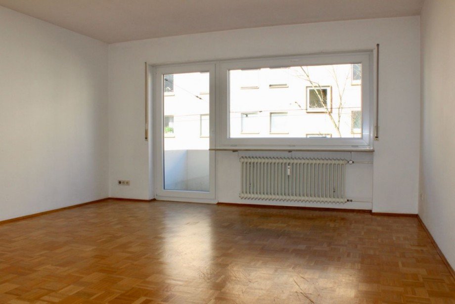 Wohn-/Essbereich mit Balkon Etagenwohnung Darmstadt