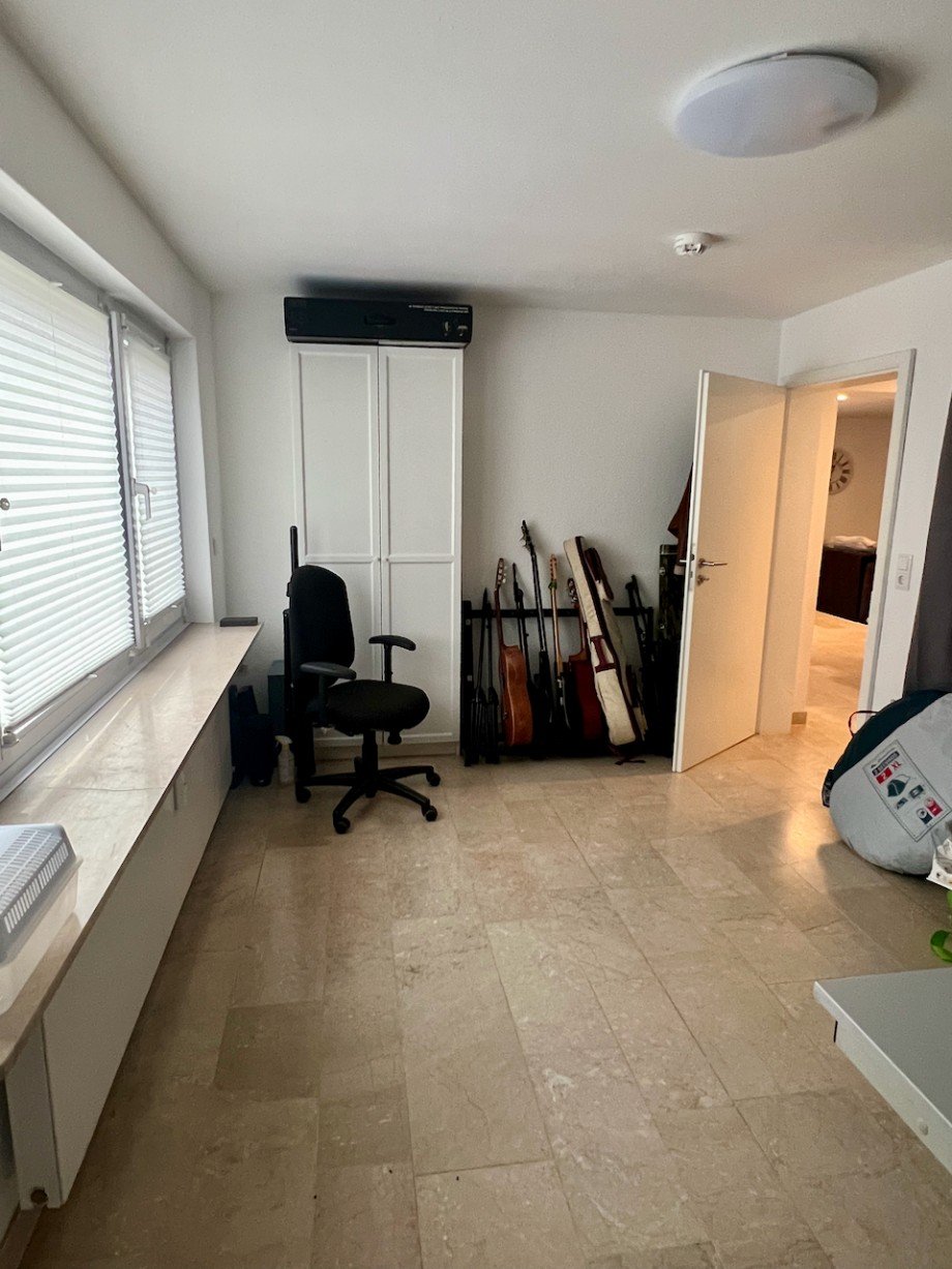 Schlafzimmer Souterrainwohnung Darmstadt