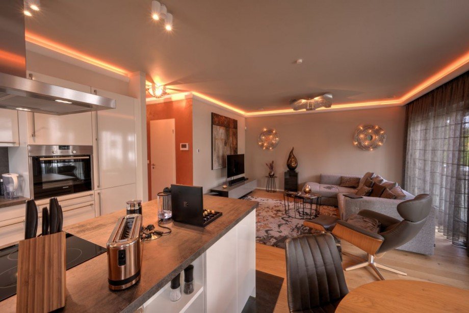 K�che mit EBK und Wohnbereich Etagenwohnung Frankfurt/ Main