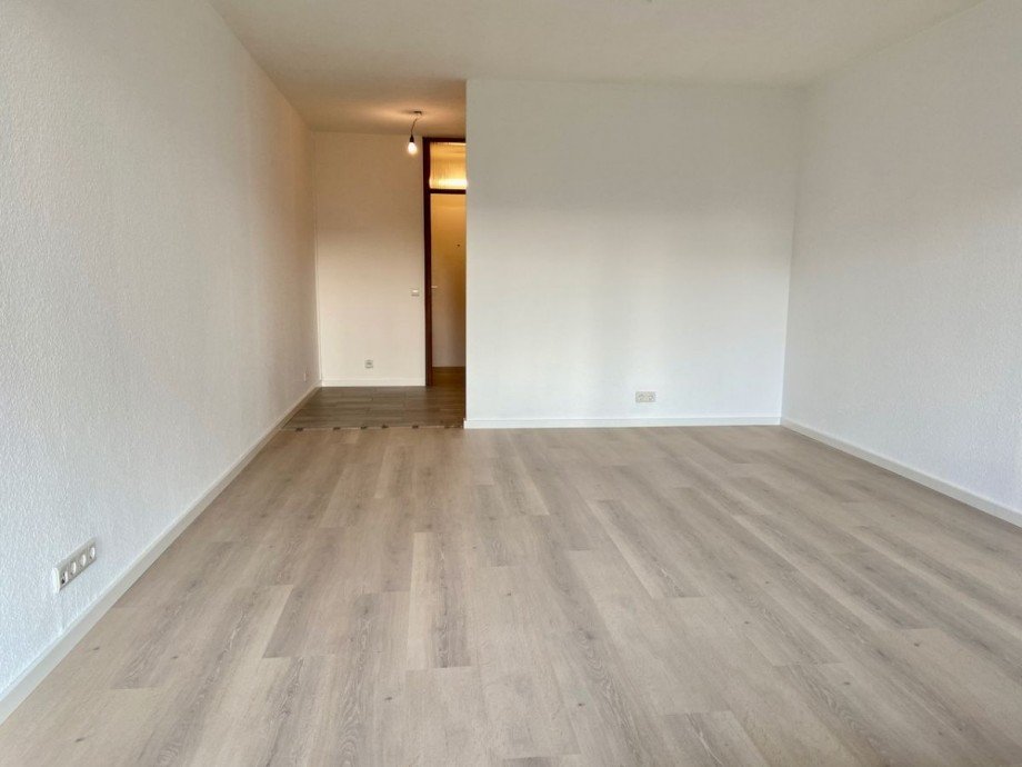 ger�umiges Wohn-/Schlafzimmer Erdgeschosswohnung Darmstadt