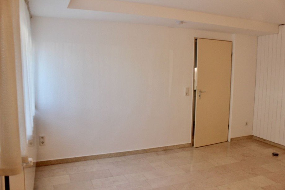 Schlafzimmer Souterrainwohnung Darmstadt