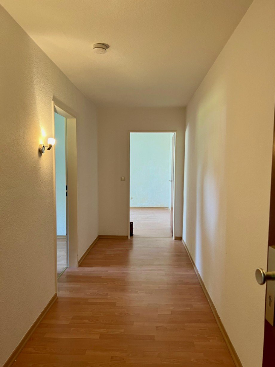 Racano Immobilien Flur Souterrainwohnung Offenbach
