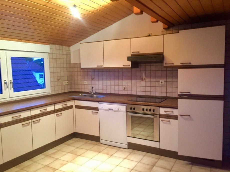 Wohnk�che mit EBK Dachgeschosswohnung M�rfelden-Walldorf