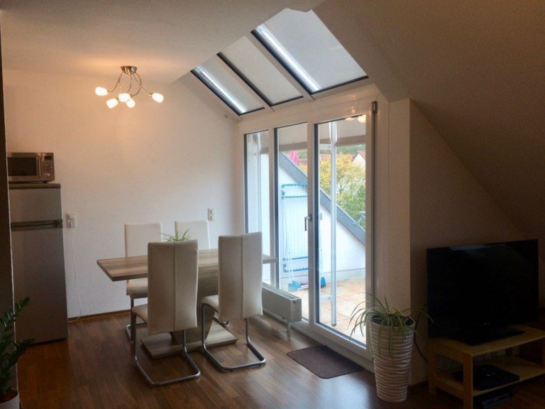 Wohn-/ Essbereich Darmstadt Maisonettewohnung *Nachmieter gesucht! H�bsche 2,5 Zimmer DG Wohnung mit Balkon in DA-Kranichstein*