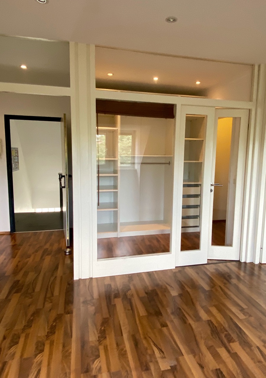 Essbereich mit Blick in den Abstellraum Dachgeschosswohnung Darmstadt