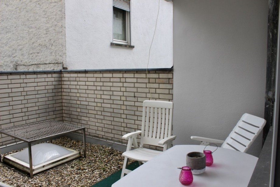 ger�umiger Balkon Etagenwohnung Darmstadt