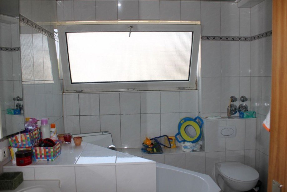 Bad mit Wanne Etagenwohnung Darmstadt