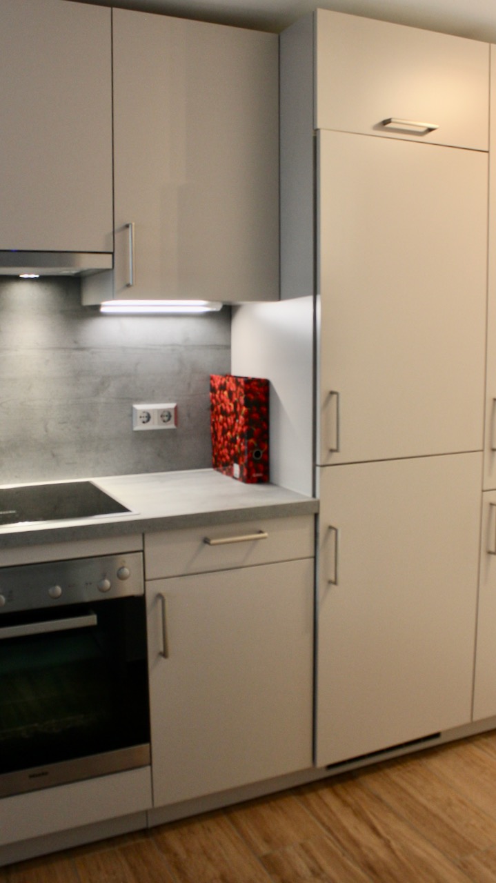 EBK mit E-Ger�ten Souterrainwohnung Darmstadt