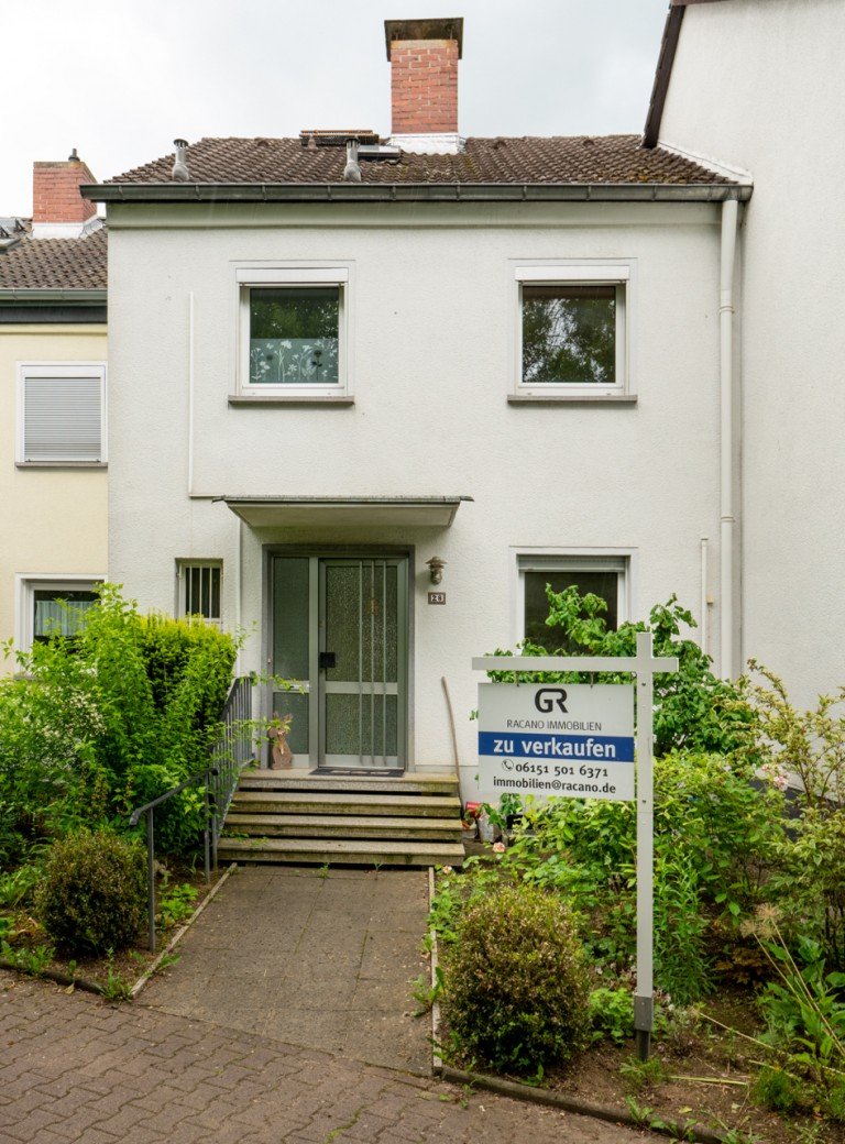 Ansicht Haus Frankfurt/ Main Reihenmittelhaus Ihre kleine Residenz - Grundsolides RMH in Ffm-Harheim