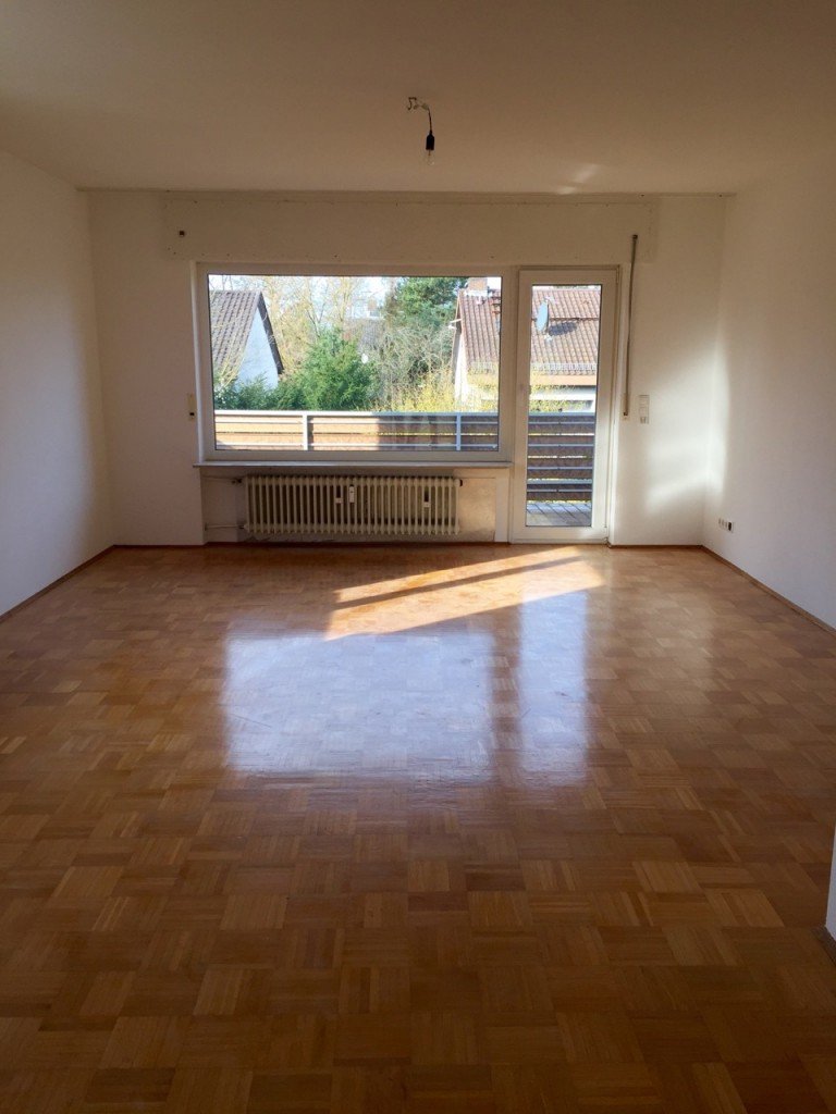 Wohnzimmer mit Zugang zum Balkon Darmstadt Etagenwohnung Paulusviertel! Gro�z�gige 4 Zimmer Wohnung mit gro�em Balkon - komplett renoviert