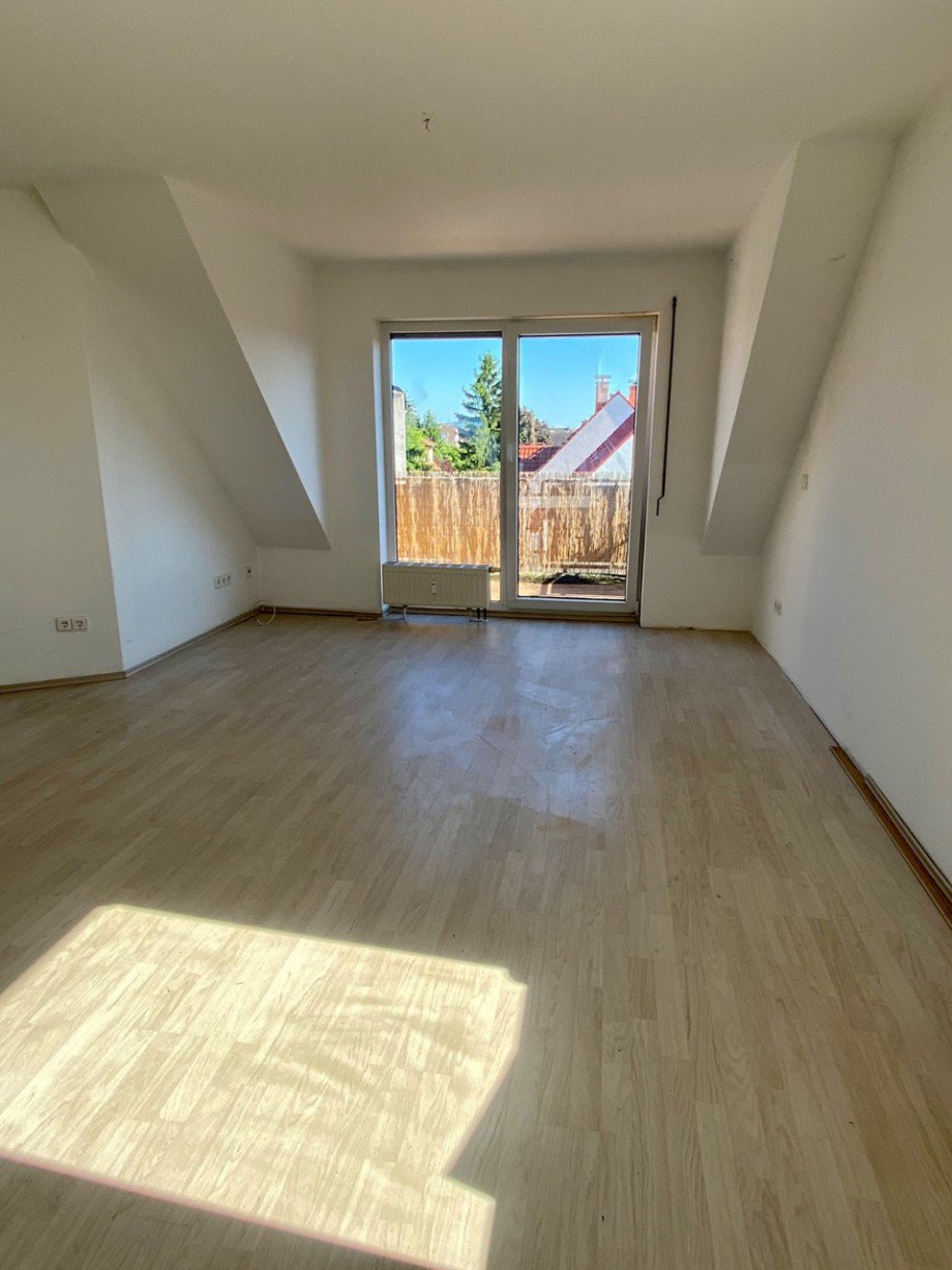 Wohnzimmer mit Balkon Etagenwohnung Griesheim