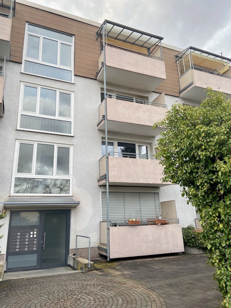 Ansicht - Hauseingang Darmstadt Etagenwohnung *Single Appartement in DA - Eberstadt mit EBK und Balkon*