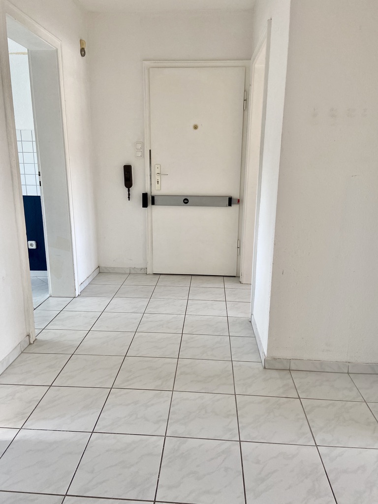 ger�umige Diele Dachgeschosswohnung Darmstadt