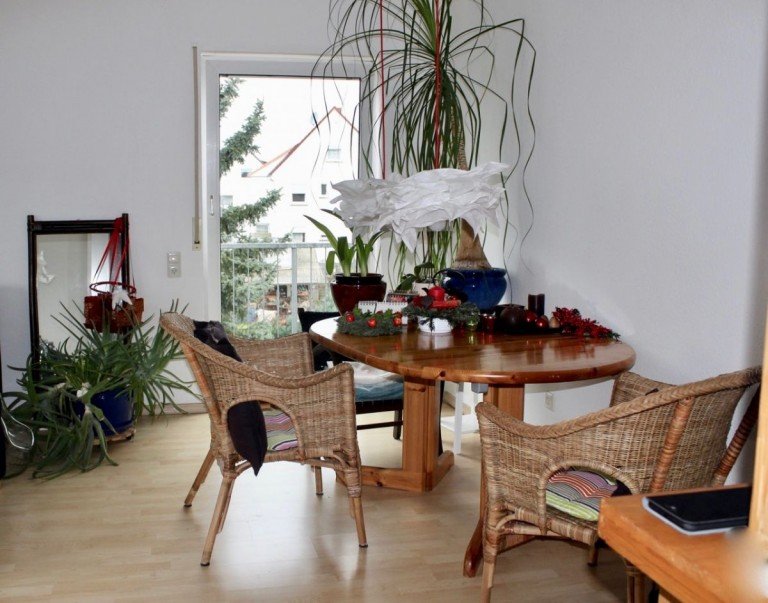 Wohnzimmer mit Balkon M�rfelden-Walldorf Dachgeschosswohnung Sonnige 3 Zimmer DG Wohnung mit S�dbalkon