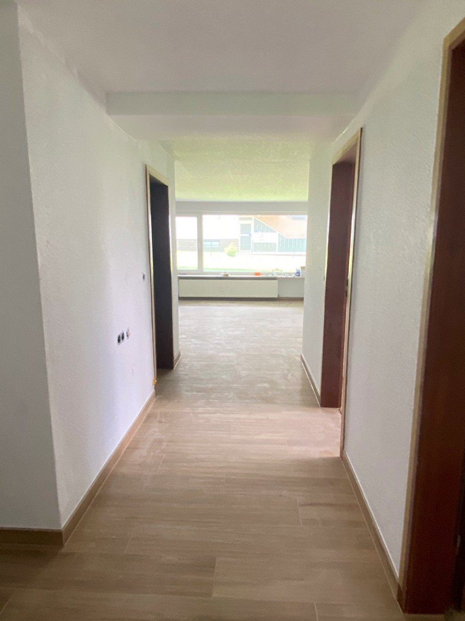 Flur Souterrainwohnung Ro�dorf