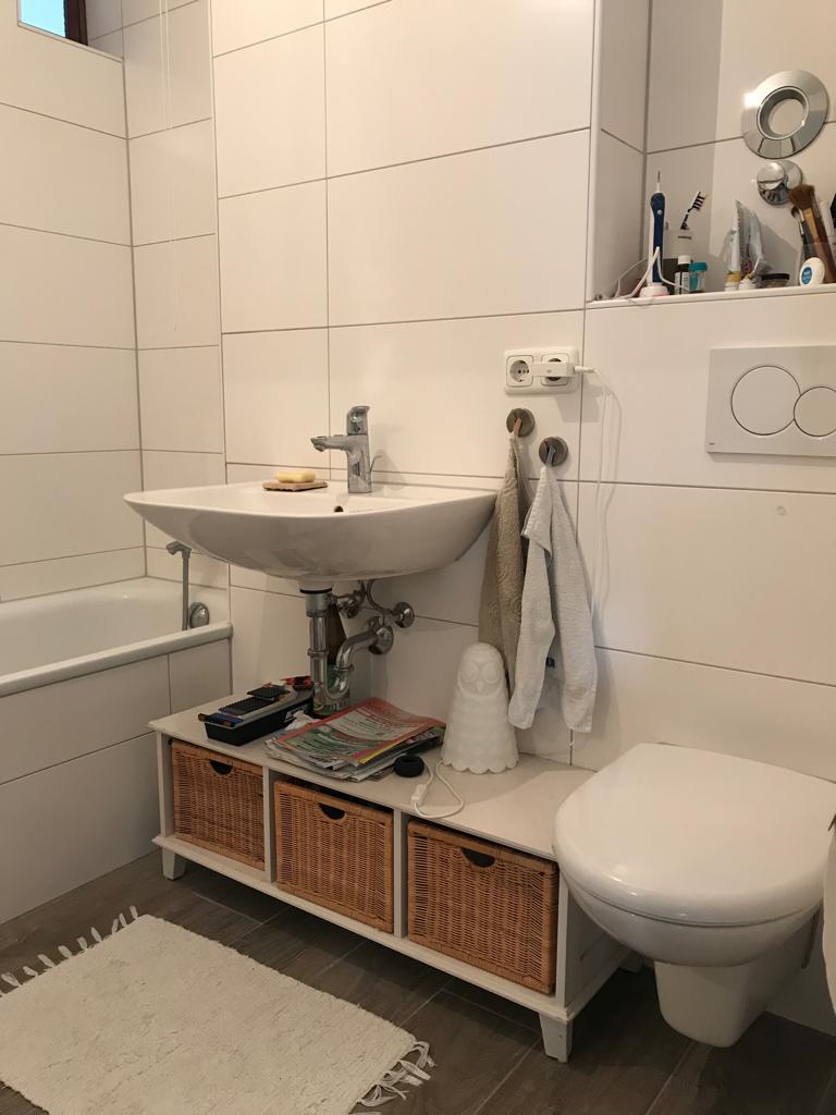 Badezimmer mit Badewanne Etagenwohnung Ro�dorf