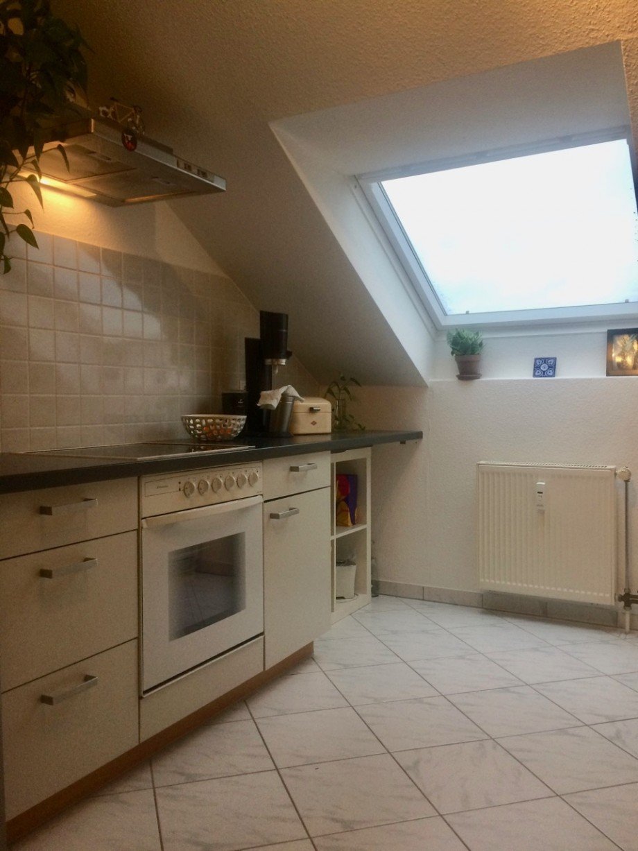 K�che mit EBK Dachgeschosswohnung Erzhausen