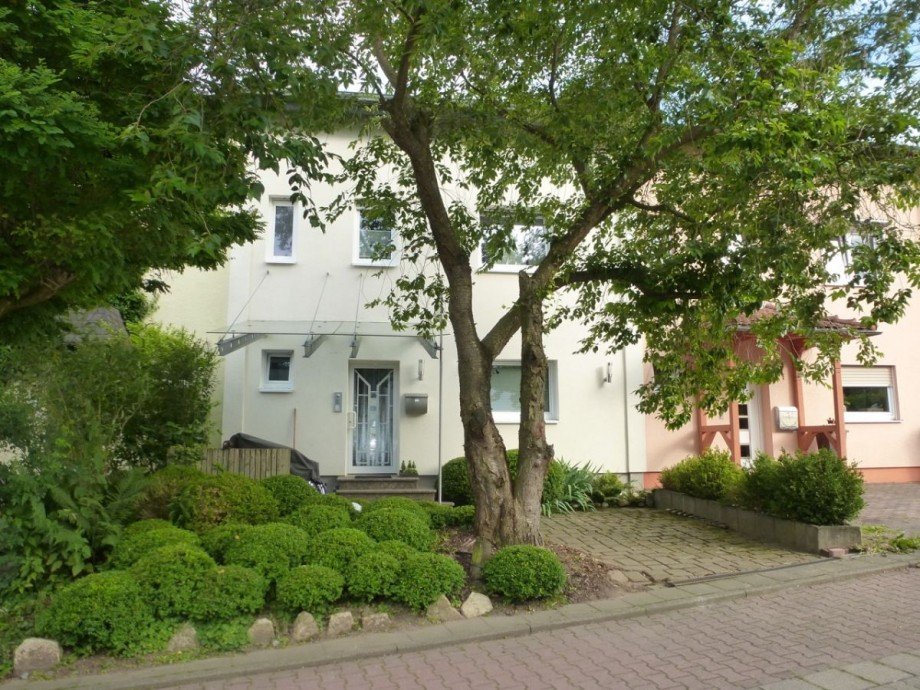 Hausansicht vorne Reihenmittelhaus Ober - Ramstadt / Rohrbach