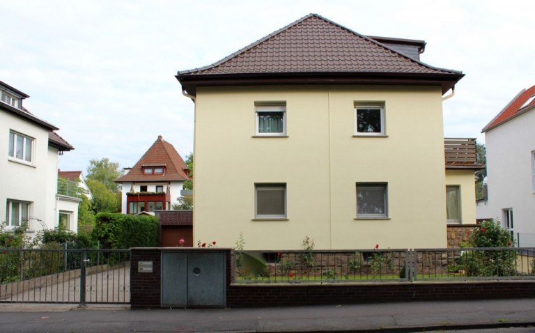 Ansicht Darmstadt Erdgeschosswohnung Im Fr�hsommer im Garten sitzen - Attraktive 4 Zimmer Wohnung