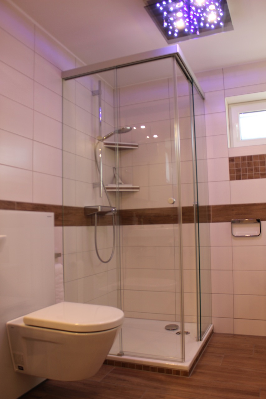 neuwertige Badaustattung Souterrainwohnung Darmstadt