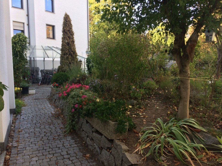 Innenhof mit Fahrradabstellplatz Etagenwohnung Darmstadt