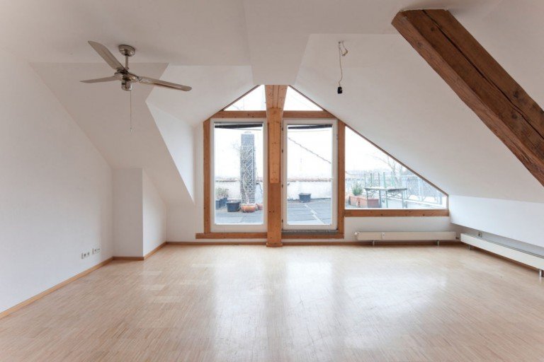 Wohnzimmer mit Terrasse2 Darmstadt Dachgeschosswohnung Sonnenterrasse am Herrngarten