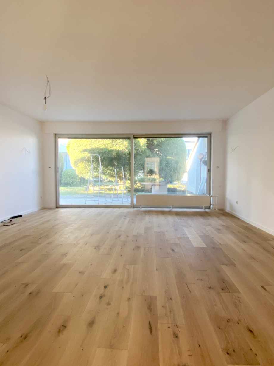 Wohnzimmer mit Zugang zur Terrasse / Garten Reihenendhaus Ro�dorf