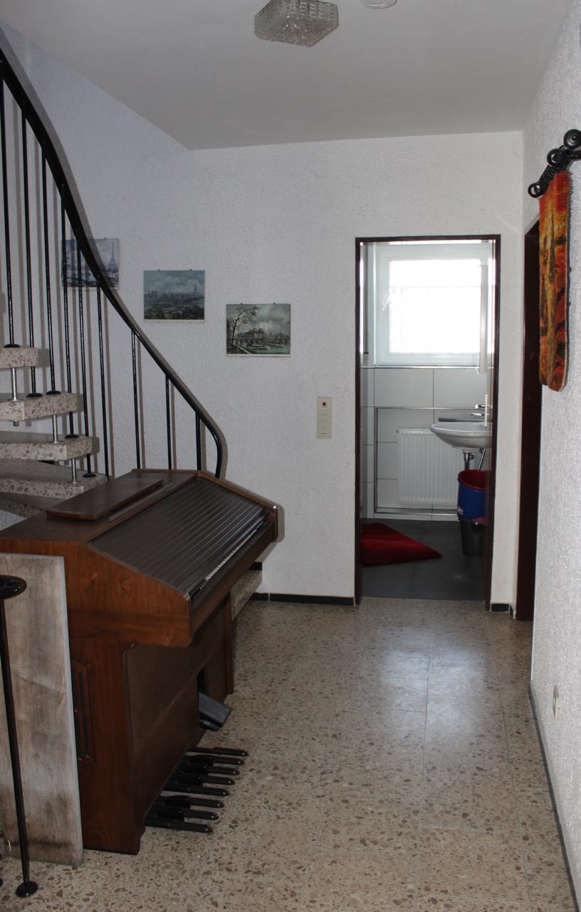 Weiterstadt RH Flur 1.OG. Reihenmittelhaus Weiterstadt