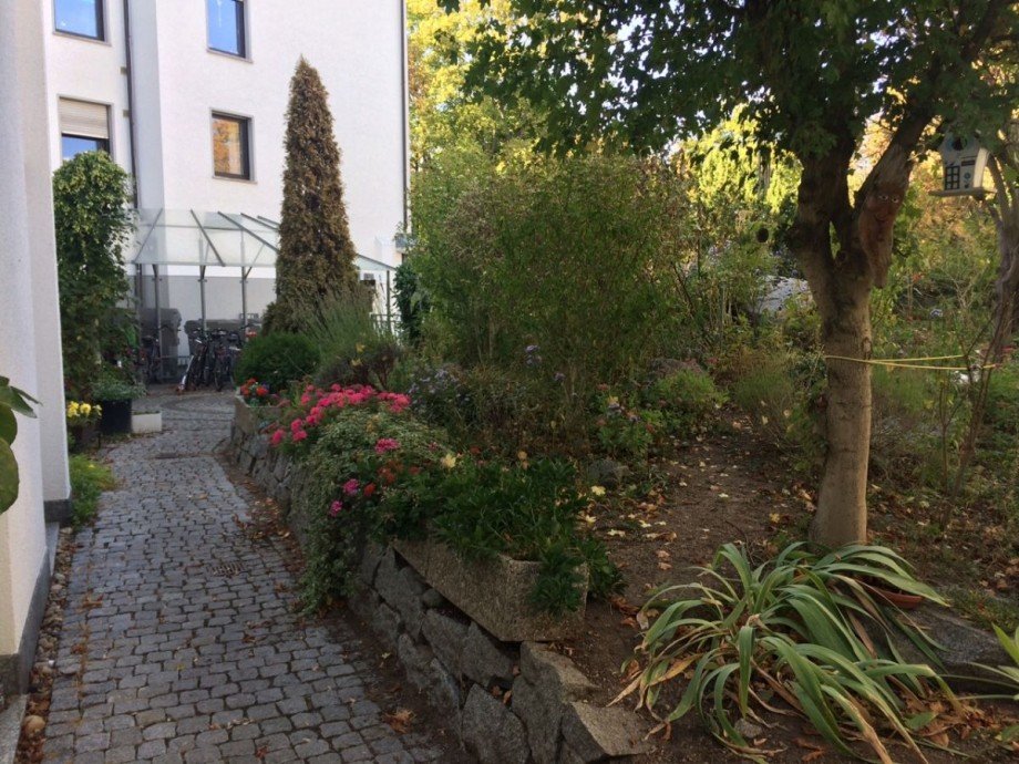Innenhof mit Fahrradabstellplatz Etagenwohnung Darmstadt